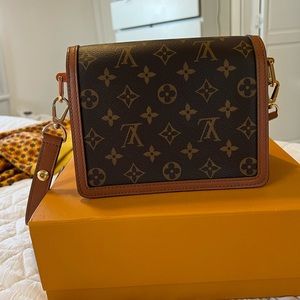 💯 authentic come with everything